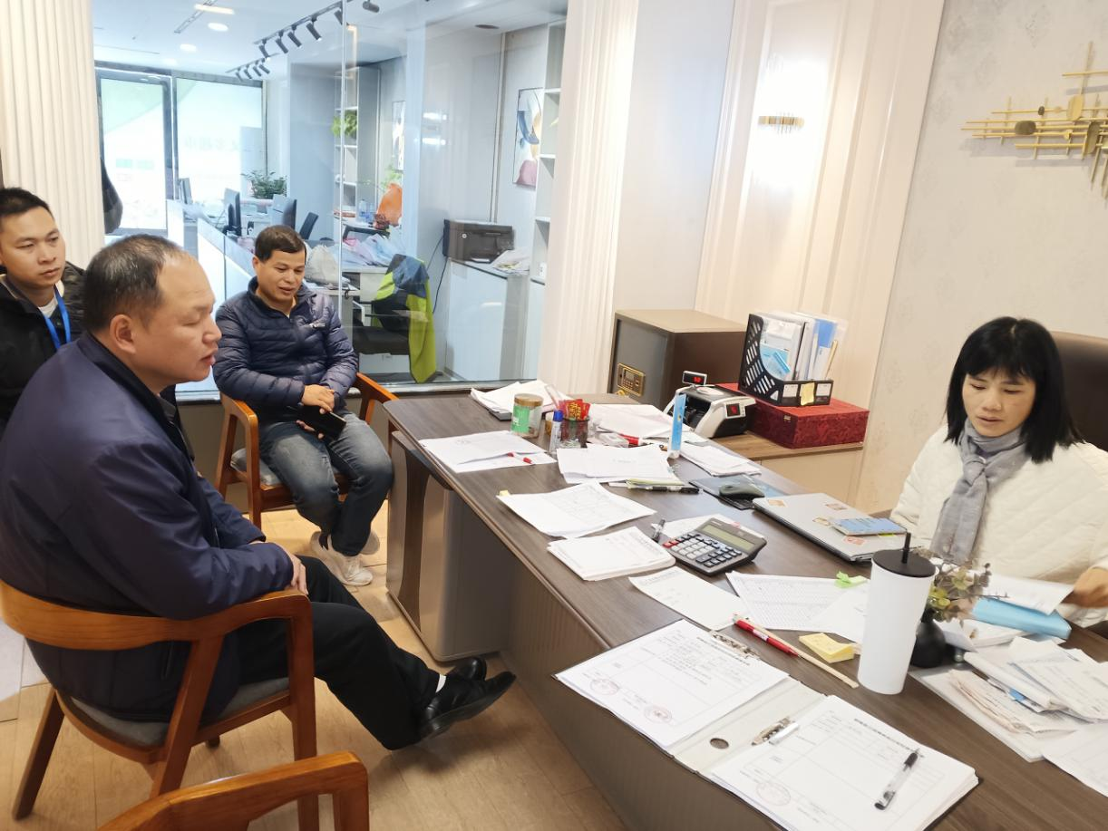 郁南縣工信商務(wù)局開展國家級縣域商業(yè)建設(shè)行動縣項目調(diào)研指導(dǎo)工作.png