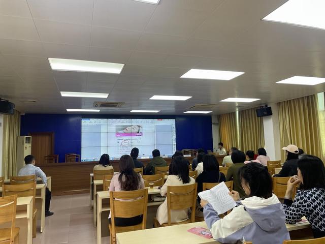 3.24，郁南縣市場(chǎng)監(jiān)督管理局召開美容行業(yè)工作約談會(huì)  以嚴(yán)監(jiān)管護(hù)航“美麗消費(fèi)”安全照片2.jpg