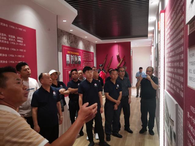 5.13,云浮市個(gè)體勞動(dòng)者私營(yíng)企業(yè)協(xié)會(huì)到郁南縣開(kāi)展走訪交流活動(dòng)照片2.jpg